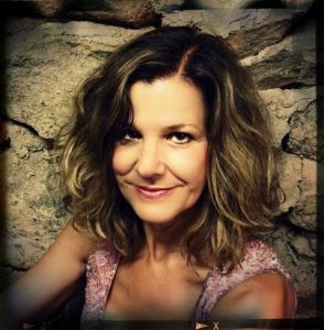 inger/songwriter based in San Diego